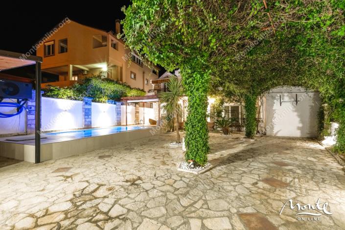 Image No.38-5 Bed House for sale