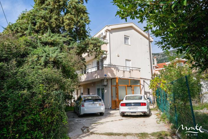 Image No.2-Un hôtel de 13 chambres à vendre à Budva