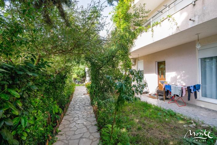 Image No.4-Un hôtel de 13 chambres à vendre à Budva