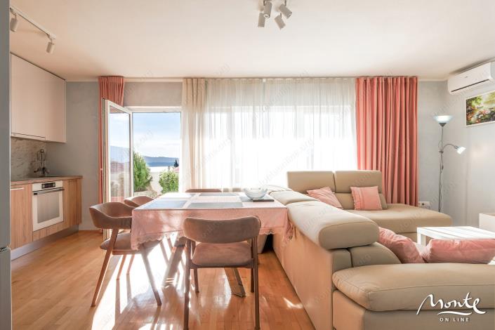 Image No.1-Appartement de 2 chambres à vendre à Tivat
