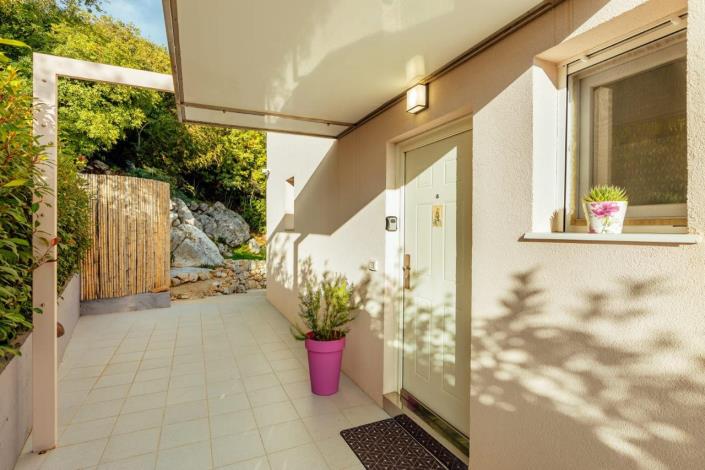 Image No.10-2 Bed Villa for sale