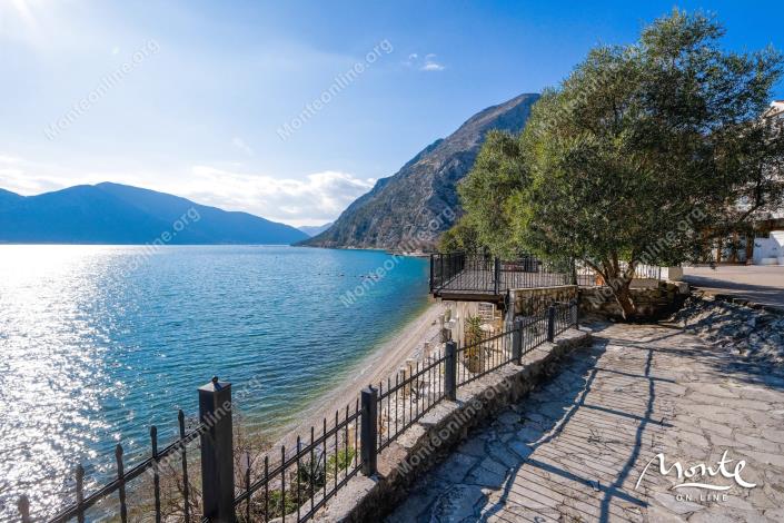 Image No.4-Villa de 6 chambres à vendre à Kotor