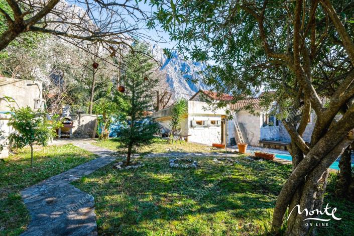 Image No.7-Villa de 6 chambres à vendre à Kotor