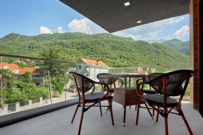uyutnyj-mini-otel-s-bassejnom-i-sadom-v-lastve-grbalskoj_06