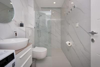 uyutnyj-mini-otel-s-bassejnom-i-sadom-v-lastve-grbalskoj_07