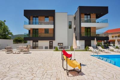 uyutnyj-mini-otel-s-bassejnom-i-sadom-v-lastve-grbalskoj_14