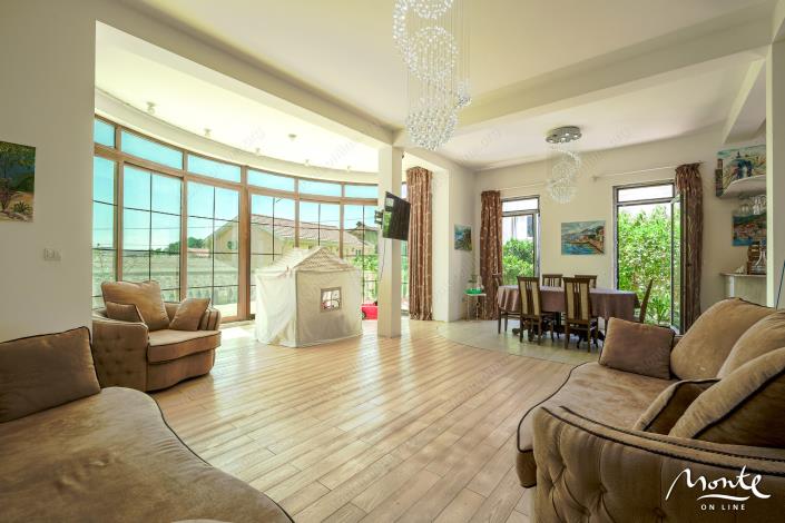 Image No.4-6 Bed House for sale