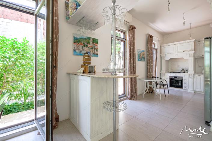 Image No.11-6 Bed House for sale