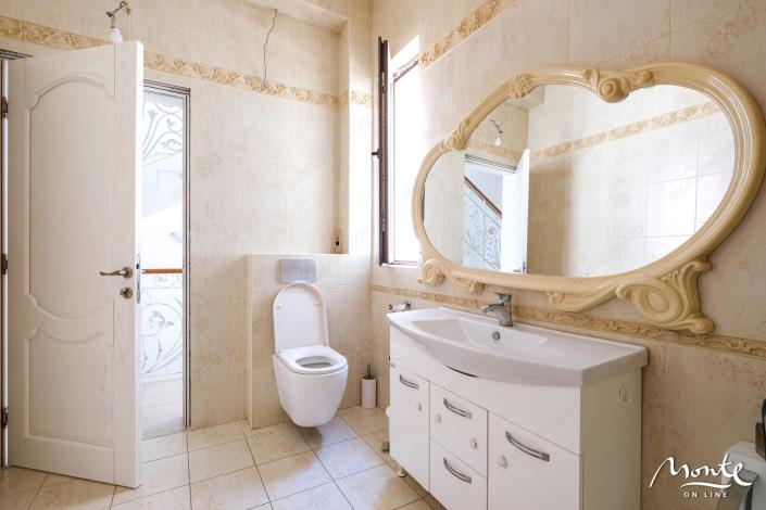 Image No.30-6 Bed House for sale