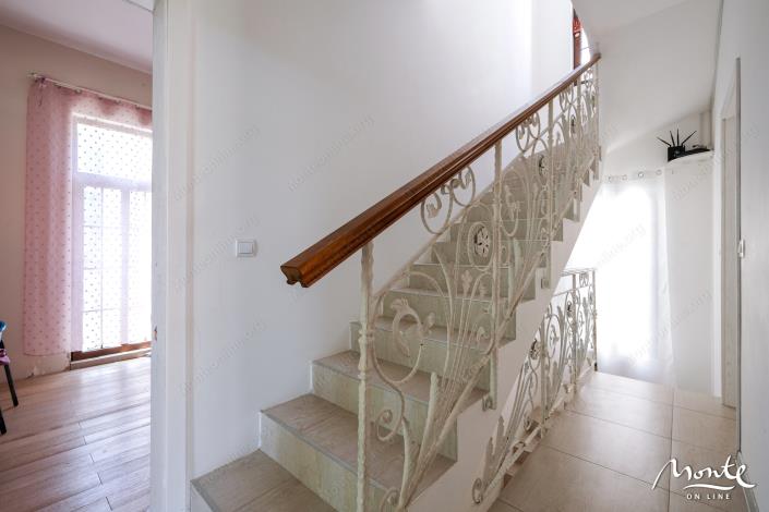 Image No.36-6 Bed House for sale