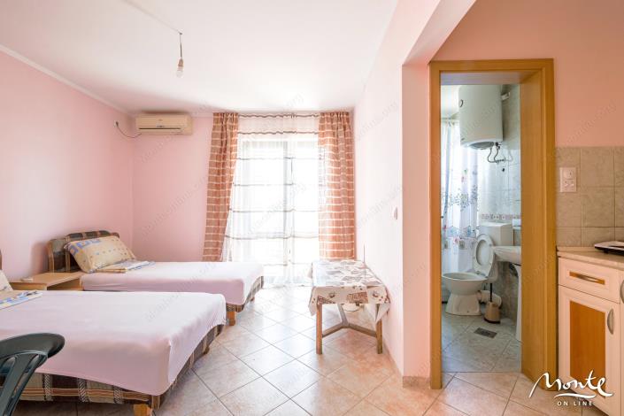 Image No.21-6 Bed House for sale