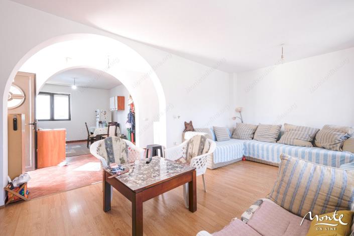 Image No.27-6 Bed House for sale