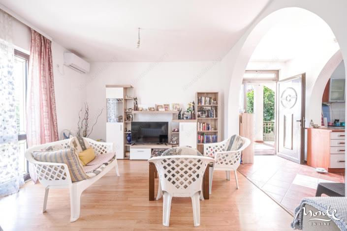 Image No.29-6 Bed House for sale