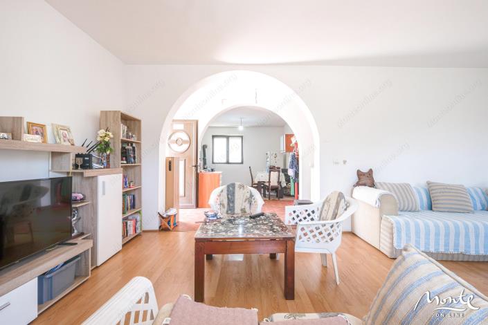 Image No.30-6 Bed House for sale