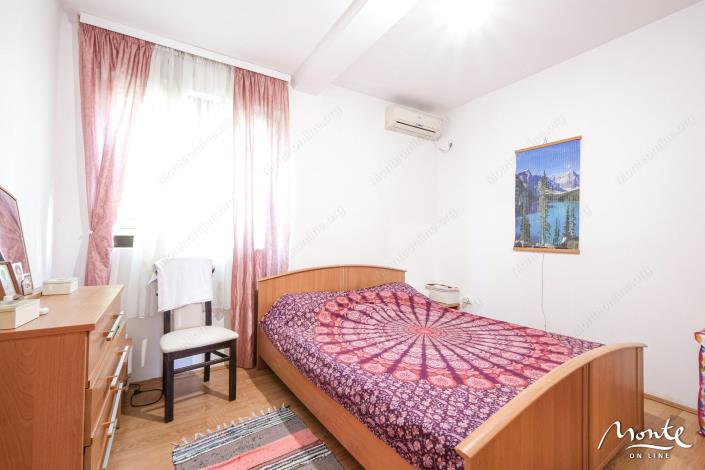 Image No.32-6 Bed House for sale