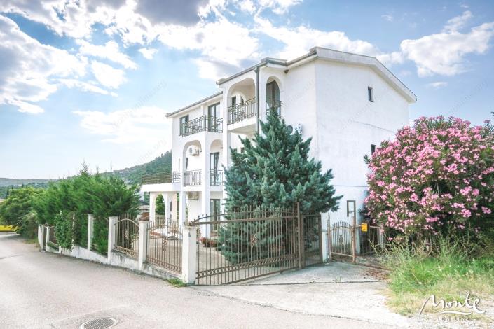 Image No.36-6 Bed House for sale