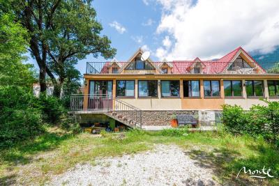 1 - Bar, Townhouse