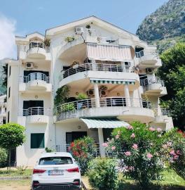 kvartira-v-zakrytom-komplekse-s-bassejnom-i-parkingom-risan-kotor_02