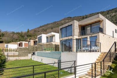 novaya-roskoshnaya-villa-v-sovremennom-stile-v-kavach-tivat_03