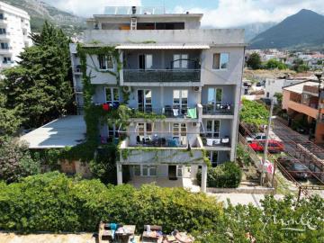 velikolepnyj-4-etazhnyj-otel-s-restoranom-i-parkovkoj-v-300-m-ot-morya-bar_03
