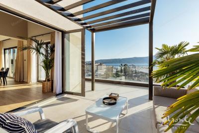 novyj-penthaus-v-porto-montenegro-s-potryasayushhim-vidom-na-boka-kotorskij-zaliv_01