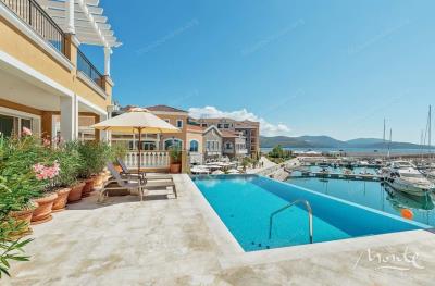 sovremennaya-1-spalnaya-kvartira-s-vidom-na-adriatiku-v-marina-village-lustica-bay_05