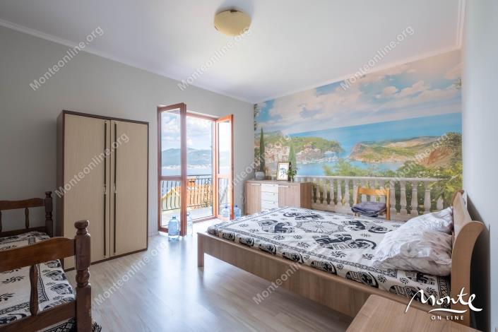 Image No.20-3 Bed House for sale