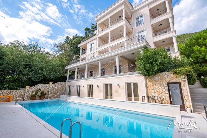 Image No.2-Appartement de 3 chambres à vendre à Ðenovici