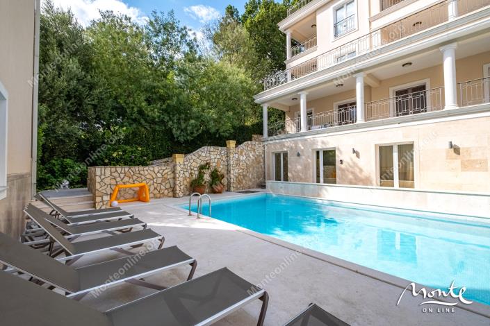 Image No.3-Appartement de 3 chambres à vendre à Ðenovici