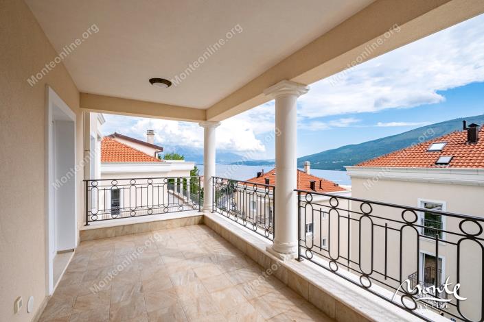 Image No.42-Appartement de 3 chambres à vendre à Ðenovici