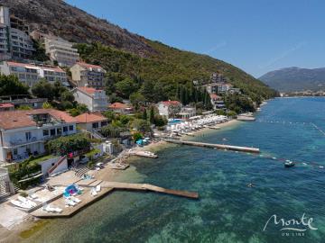 dom-u-morya-s-prichalom-i-panoramnym-vidom-v-nivicze-herczeg-novi_14