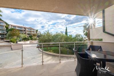 prostornaya-kvartira-s-2-spalnyami-v-komplekse-s-bassejnom-u-morya-przhno_01