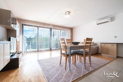 prostornaya-kvartira-s-2-spalnyami-v-komplekse-s-bassejnom-u-morya-przhno_04