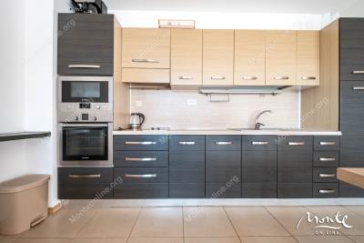 prostornaya-kvartira-s-2-spalnyami-v-komplekse-s-bassejnom-u-morya-przhno_09