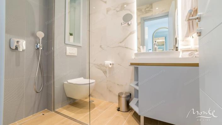 Image No.30-Un hôtel de 9 chambres à vendre à Budva