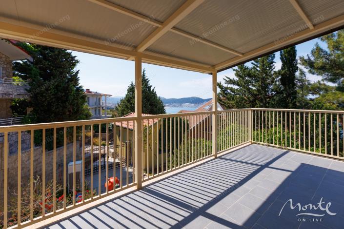 Image No.2-Maison de 4 chambres à vendre à Bar