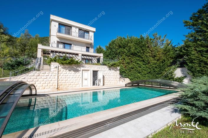 Image No.1-Villa de 6 chambres à vendre à Tivat