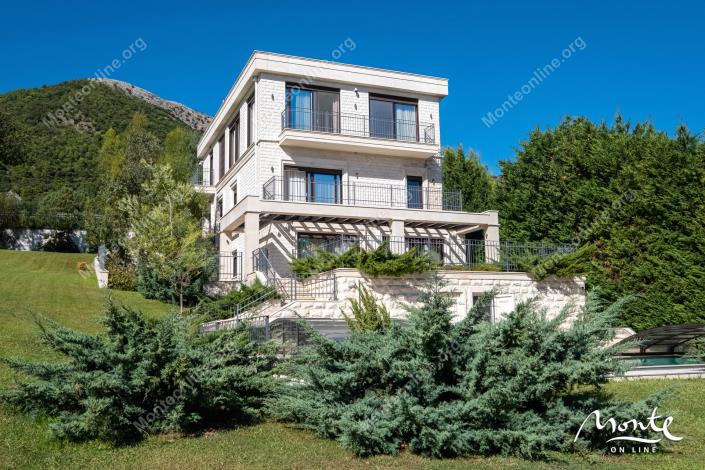 Image No.4-Villa de 6 chambres à vendre à Tivat