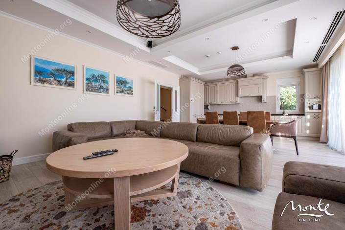 Image No.11-Villa de 6 chambres à vendre à Tivat