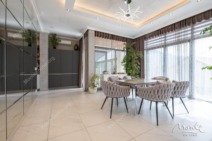 Image No.7-Maison de 6 chambres à vendre à Kotor