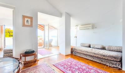 prostornaya-kvartira-s-1-spalnej-v-petrovacze-s-vidom-na-more_04