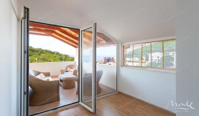 prostornaya-kvartira-s-1-spalnej-v-petrovacze-s-vidom-na-more_05