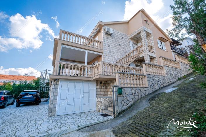 Image No.3-Maison de 5 chambres à vendre à Tivat