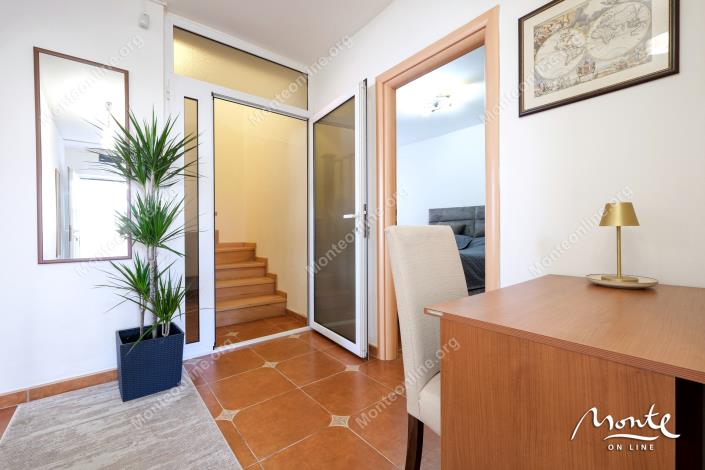 Image No.20-Maison de 5 chambres à vendre à Tivat