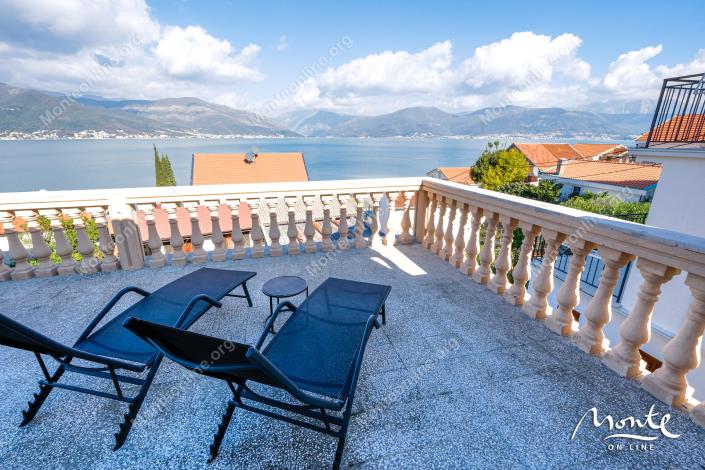 Image No.2-Maison de 5 chambres à vendre à Tivat