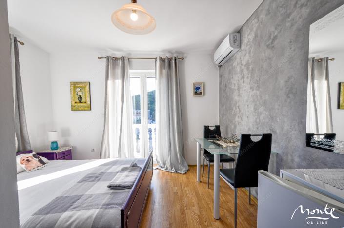 Image No.19-7 Bed House for sale