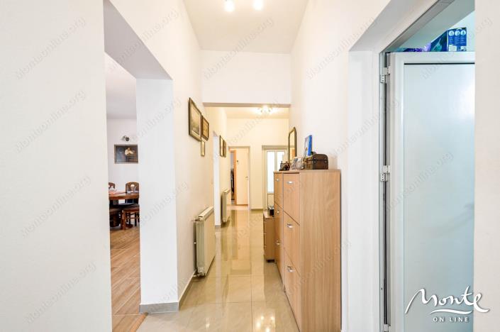 Image No.2-Appartement de 3 chambres à vendre à Tivat