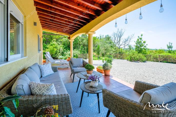 Image No.1-4 Bed House for sale