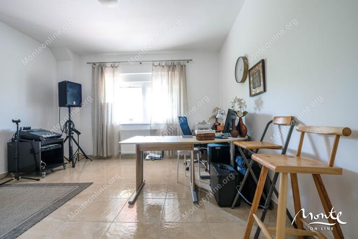 Image No.11-4 Bed House for sale