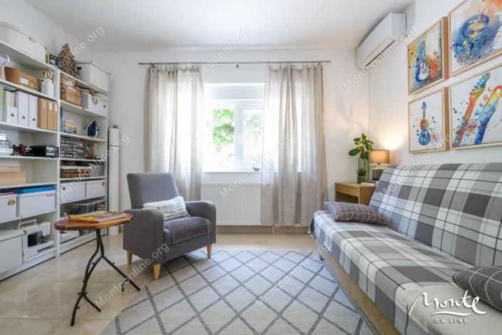 Image No.30-4 Bed House for sale